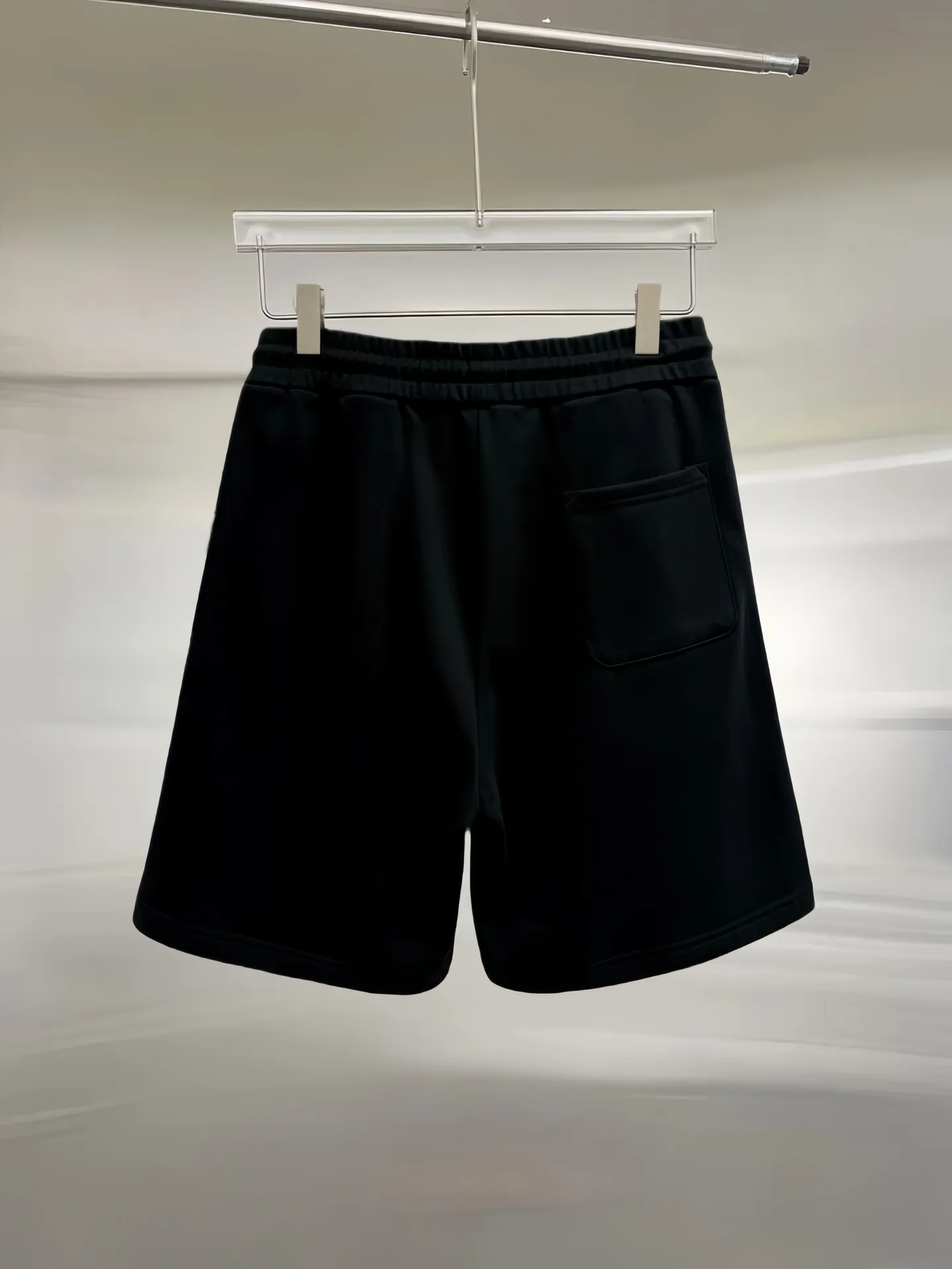 P180 Style: Chrome Hearts/Chrome Hearts Shorts Fabric: 380g pure cotton fabric 100% cotton Color: Black Size: S M L XL No gender distinction, same style for men and women